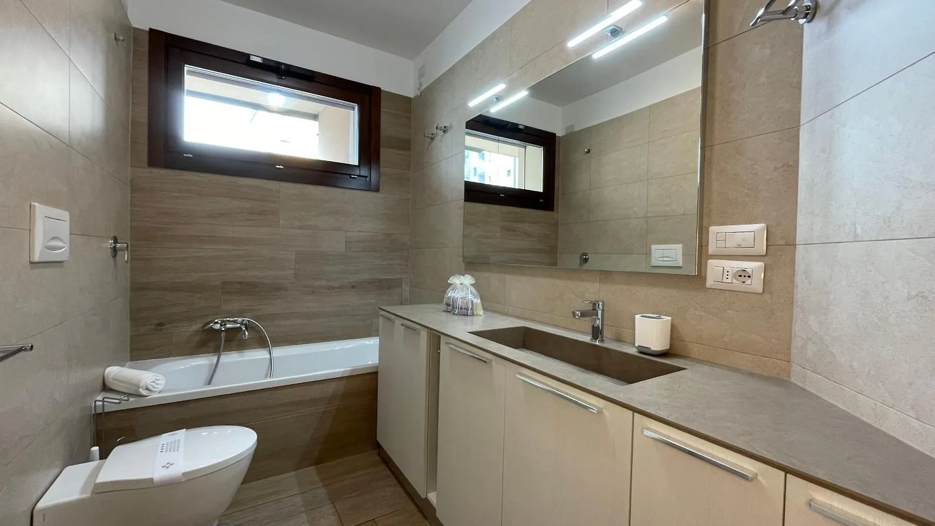 Hospitami Apartment - 15 Min Duomo Milano 0*, Milan Italy