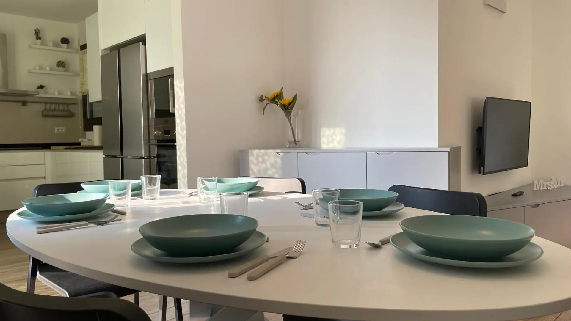 Hospitami Apartment - 15 Min Duomo Milano 0*, Milan Italy