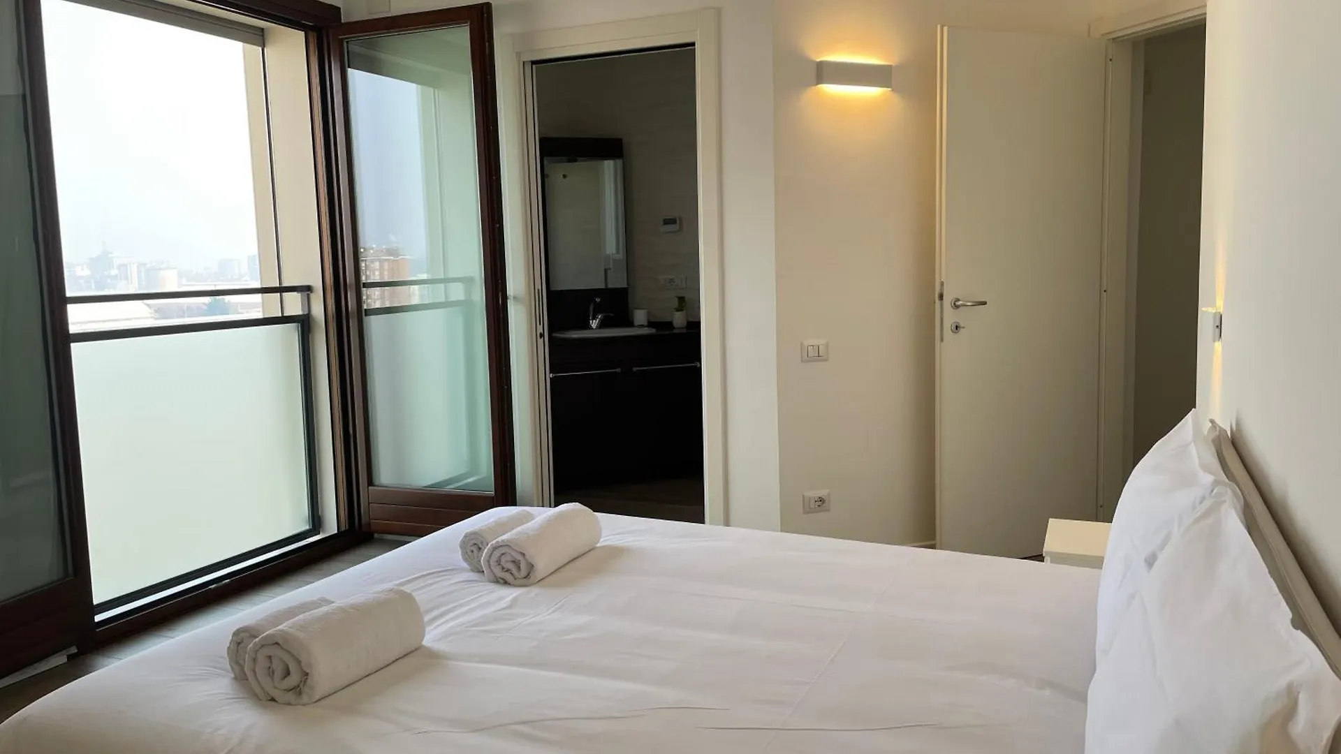 Hospitami Apartment - 15 Min Duomo Milano Italy